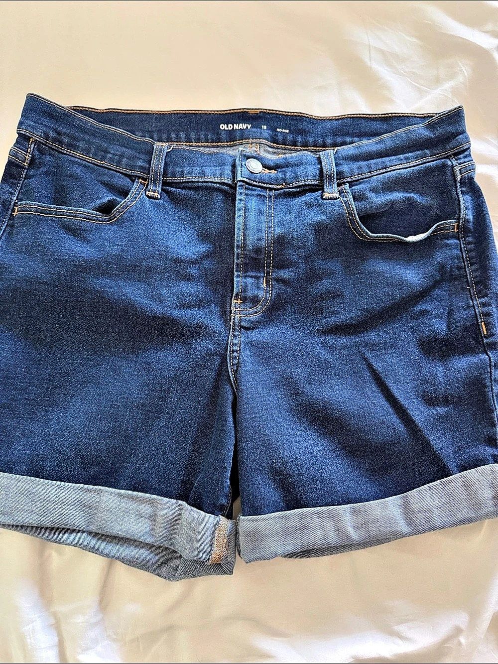 Old Navy Mid-Rise Denim Cuffed Shorts Cuffed Denim Shorts in Blue Size